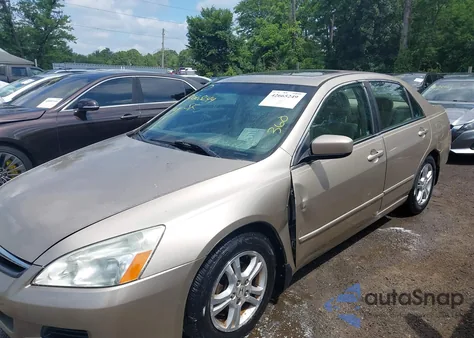 2007 Honda Accord 2.4 Ex from USA, damaged, VIN 1HGCM56887A174285